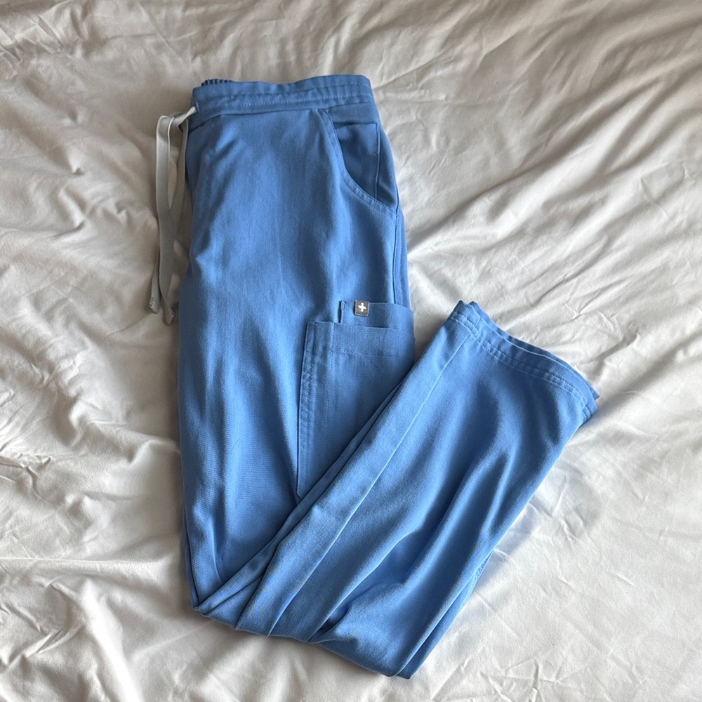 Women’s Figs Yola skinny scrub pant in Ceil Blue, XSP